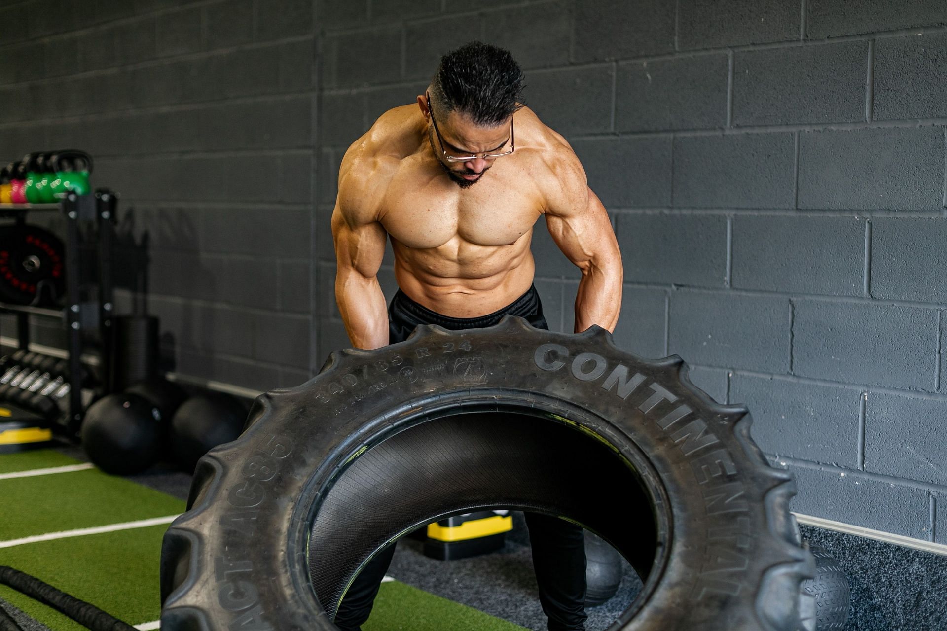Too much of workout can lead to injury. (Image via Unsplash / Humphrey Muleba)